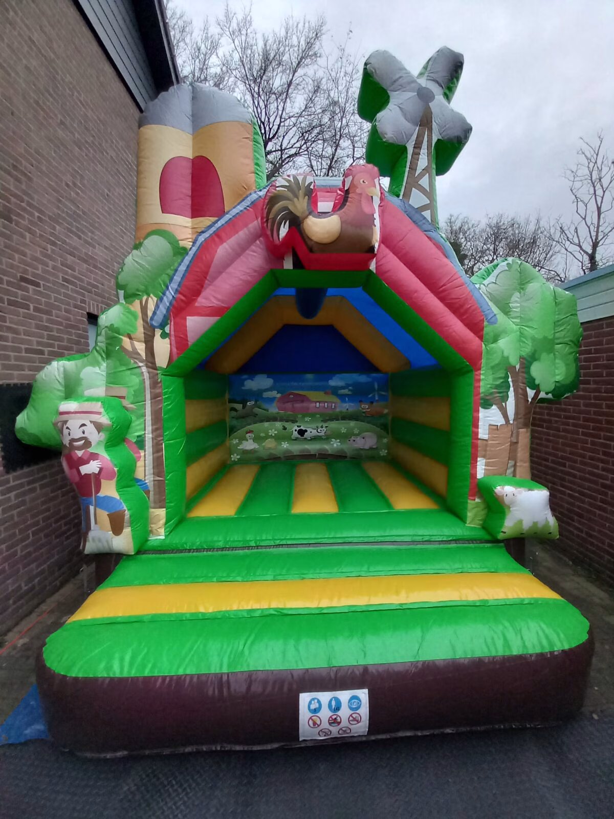 Springkussen boerderij thema inclusief 4 uur begeleiding - Afbeelding 2
