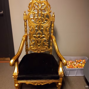 Gouden stoel