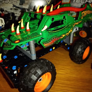 Bricks (Lego) Monster Truck thema met 1 persoon begeleiding 4 uur
